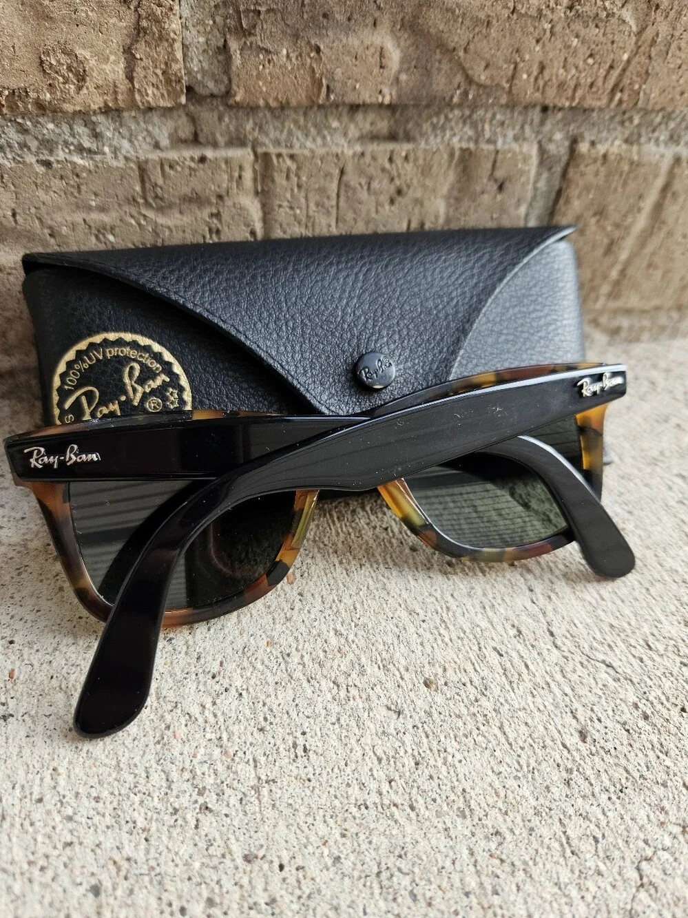 Ray-Ban Wayfarer Tortoiseshell Sunglasses with Black Lenses
